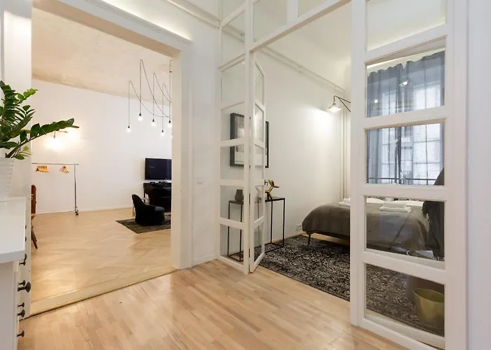 Bohemian Dream In The Absolute Center W 2br/2bt
