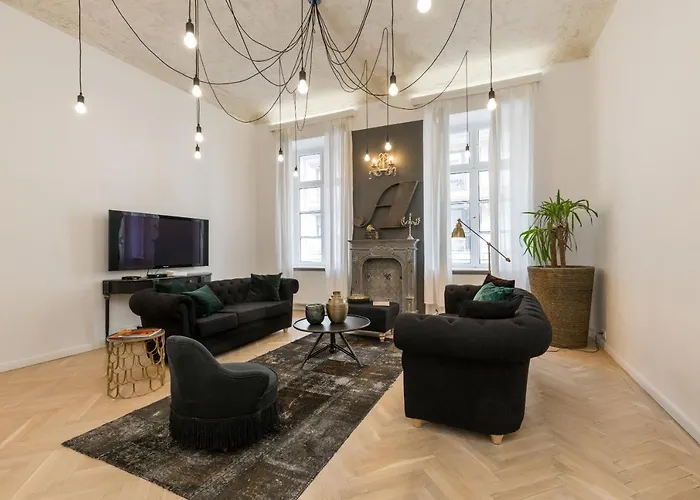 Bohemian Dream In The Absolute Center W 2br/2bt *