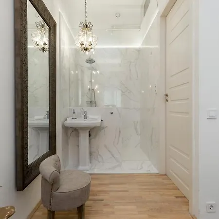 Bohemian Dream In The Absolute Center W 2br/2bt * Будапешт